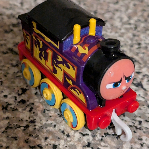 Thomas & Friend Color Changing Train Engine 1 - Picture 6 of 6
